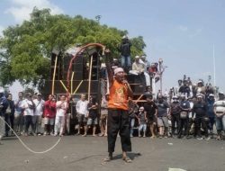Ratusan Peternak Unggas Pati Turun ke Jalan, Harga Telur Anjlok Rp20 Ribu per Kilogram