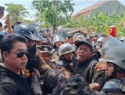 SIDANG SUDEWO MEMANAS, DUA KELOMPOK MASSA BERSITEGANG DI PENGADILAN TIPIKOR SEMARANG